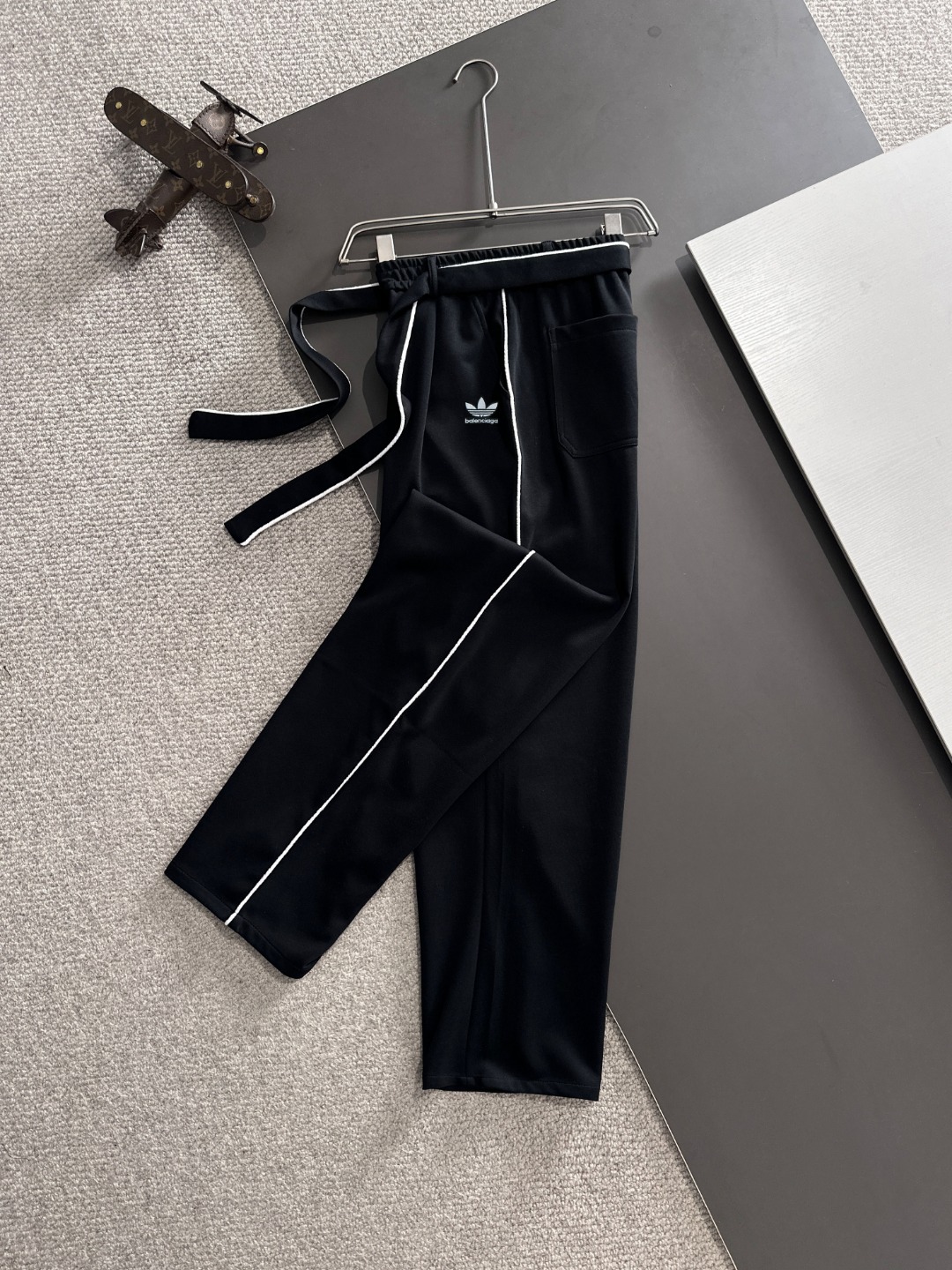 PRADA프라다PRD23SS블루화이트