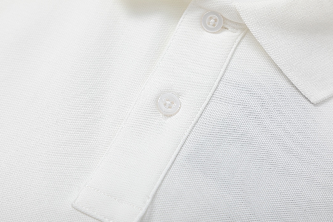 프라다프라다2025뉴룩