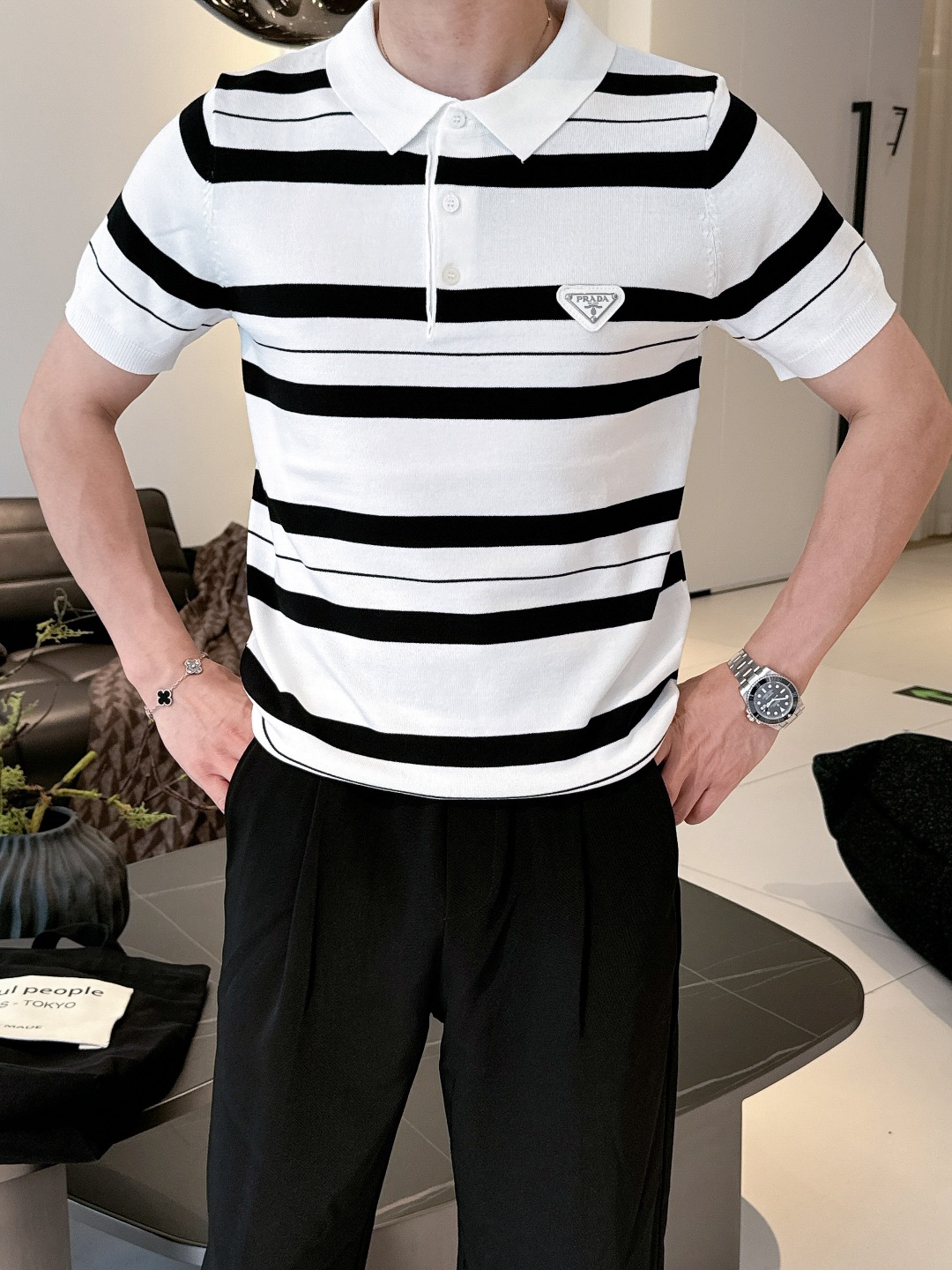 프라다2025뉴반팔폴로