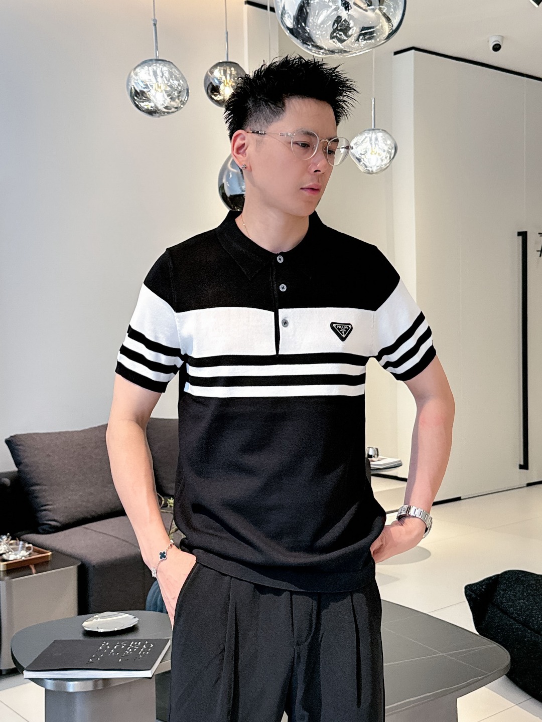 몽클레르픽셀라벨뉴폴로셔츠