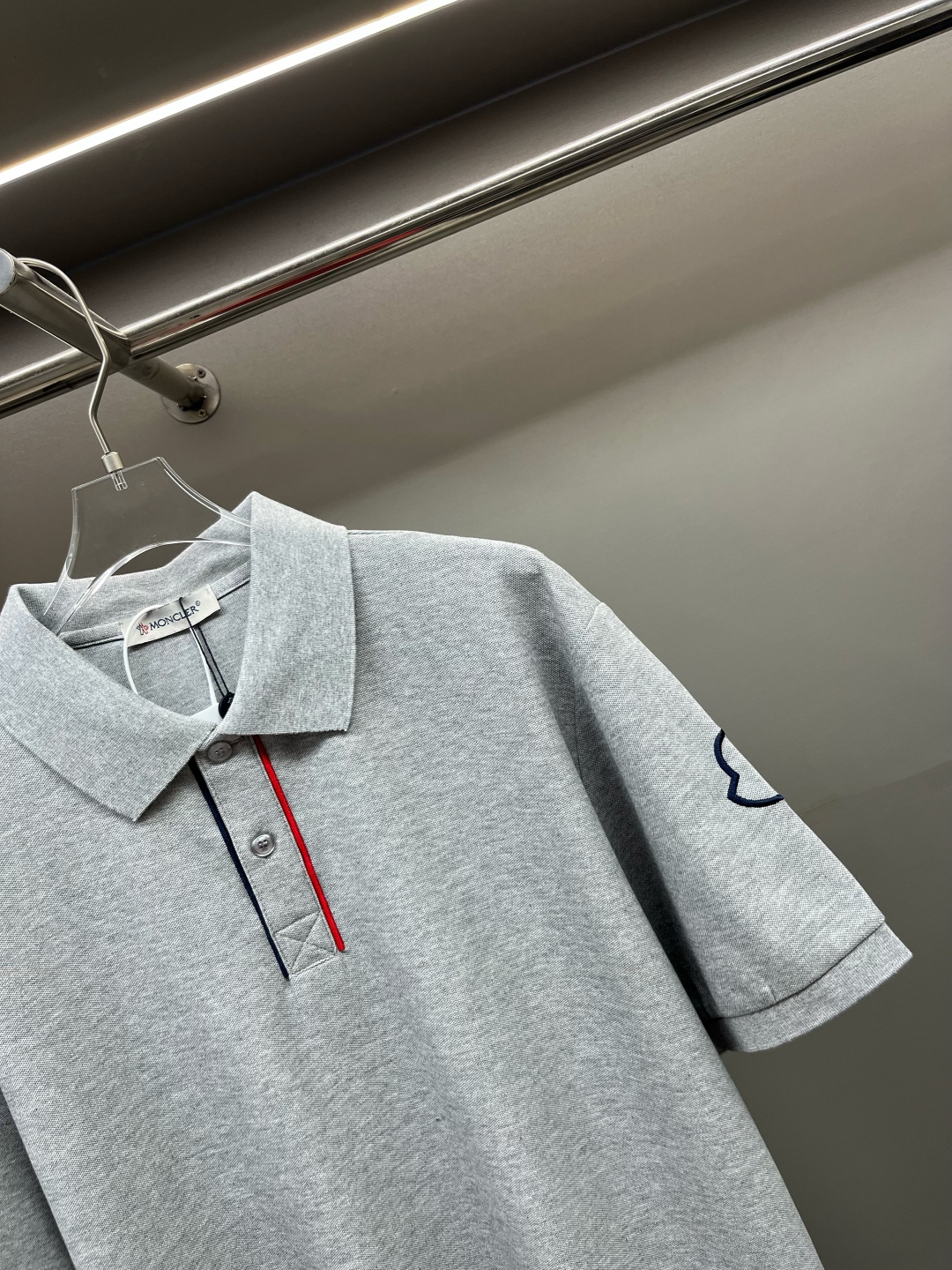 몽클레르로고패치뉴폴로셔츠