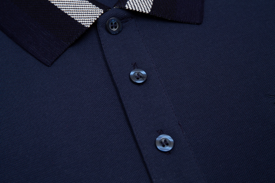 프라다2023SS봄 여름뉴니트스트레치칼라