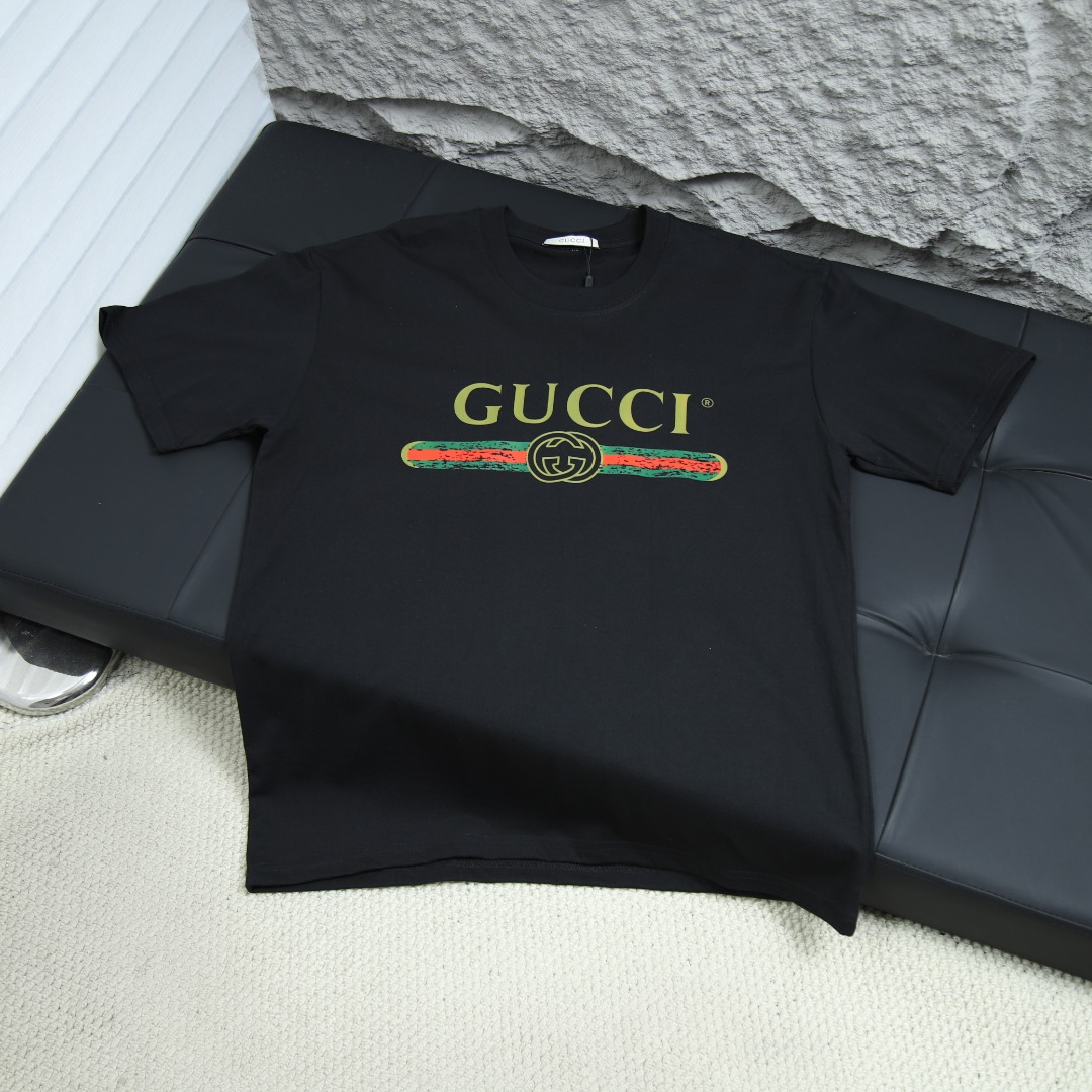 2025s스프링 신상 GUCCI/구찌 라운드넥 반팔 티셔츠 모델 번호: GUC052