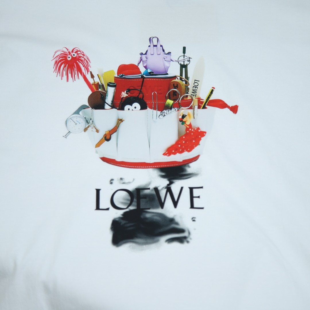 2025ss 봄 신상 로에베 / 로에베 백 라운드넥 반팔 티셔츠 모델 번호: LOE009