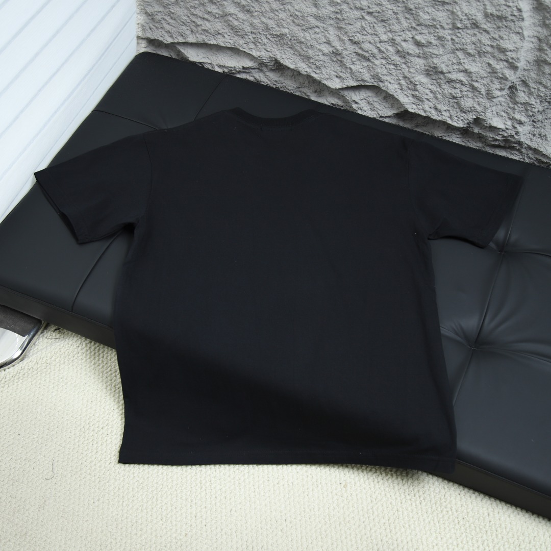 2025ss 봄 신상 LV 100 라운드넥 반팔 티셔츠 모델 번호: LV032