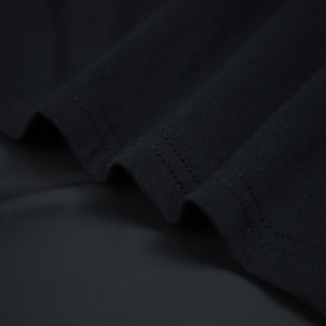 2025ss 봄 신상 버버리 / 버버리 백 라운드넥 반팔 티셔츠 모델 번호: BU0009