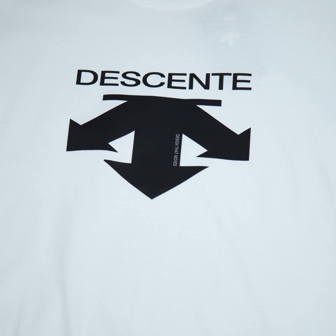 2025S스프링 신상 데상트 디센테 헌드레드 라운드넥 반팔 티셔츠 모델 번호: DES007