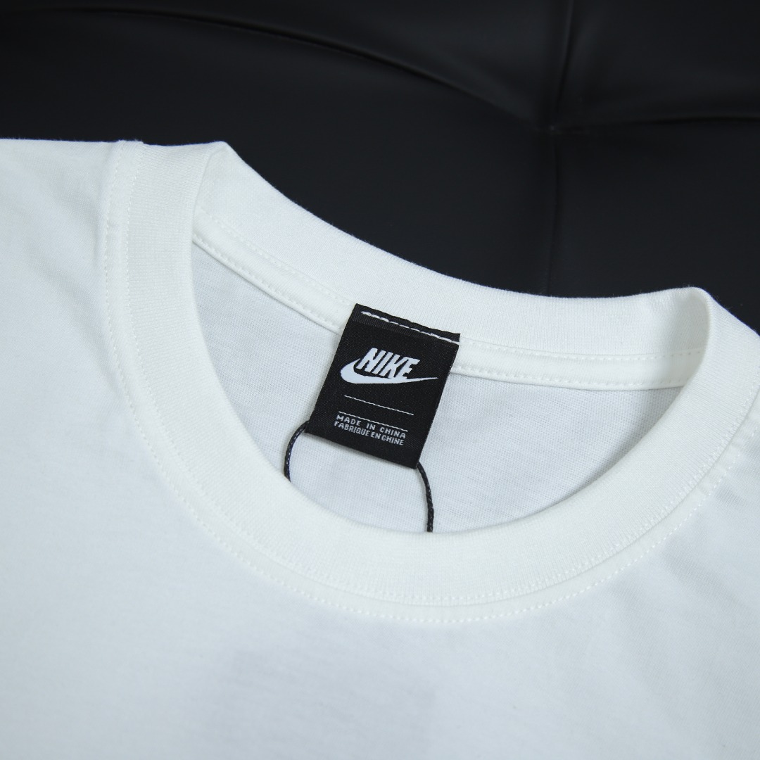 2025s스프링 신상 NIKE / 나이키 라운드넥 반팔 티셔츠 모델 번호: NI040