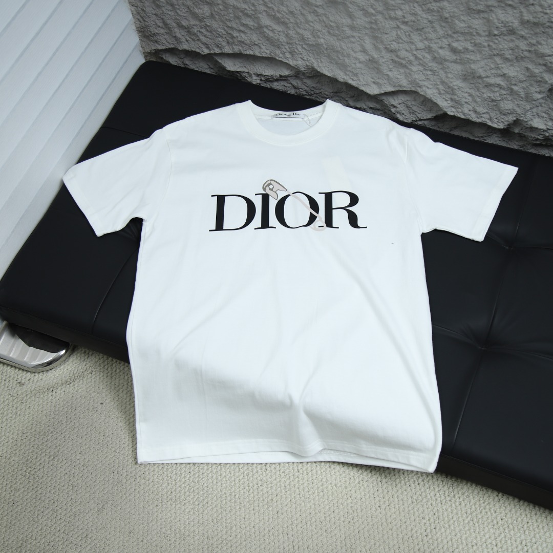 025ss 봄 신상 DIOR / 디올 라운드넥 반팔 티셔츠 모델 번호: DI022
