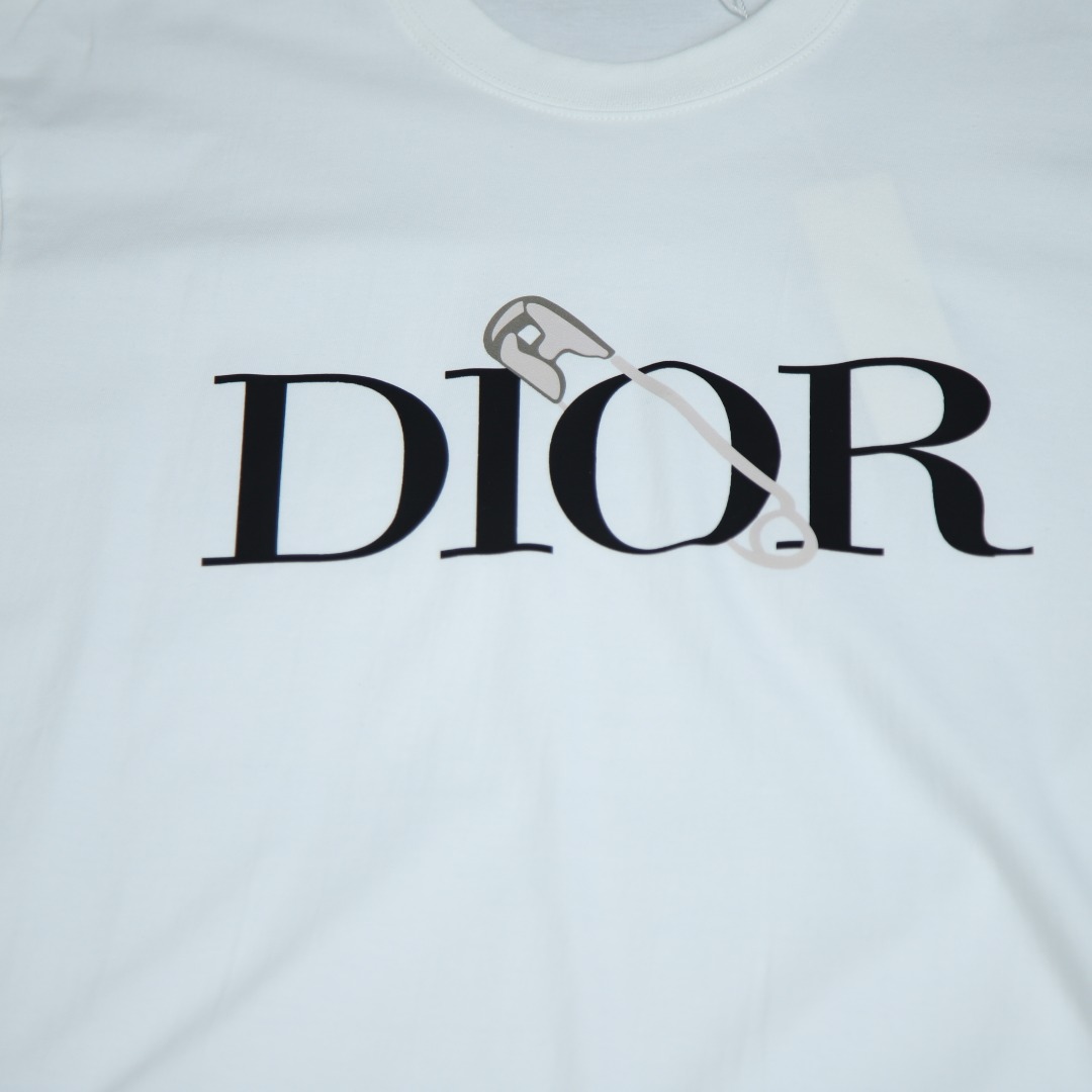 025ss 봄 신상 DIOR / 디올 라운드넥 반팔 티셔츠 모델 번호: DI022