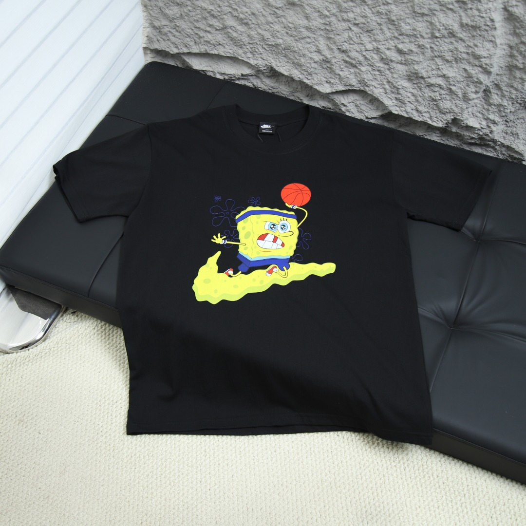 2025SS 봄 신상 나이키/나이키 라운드넥 반팔 티셔츠 스폰지밥 스퀘어팬츠 카툰 모델 번호: NI044