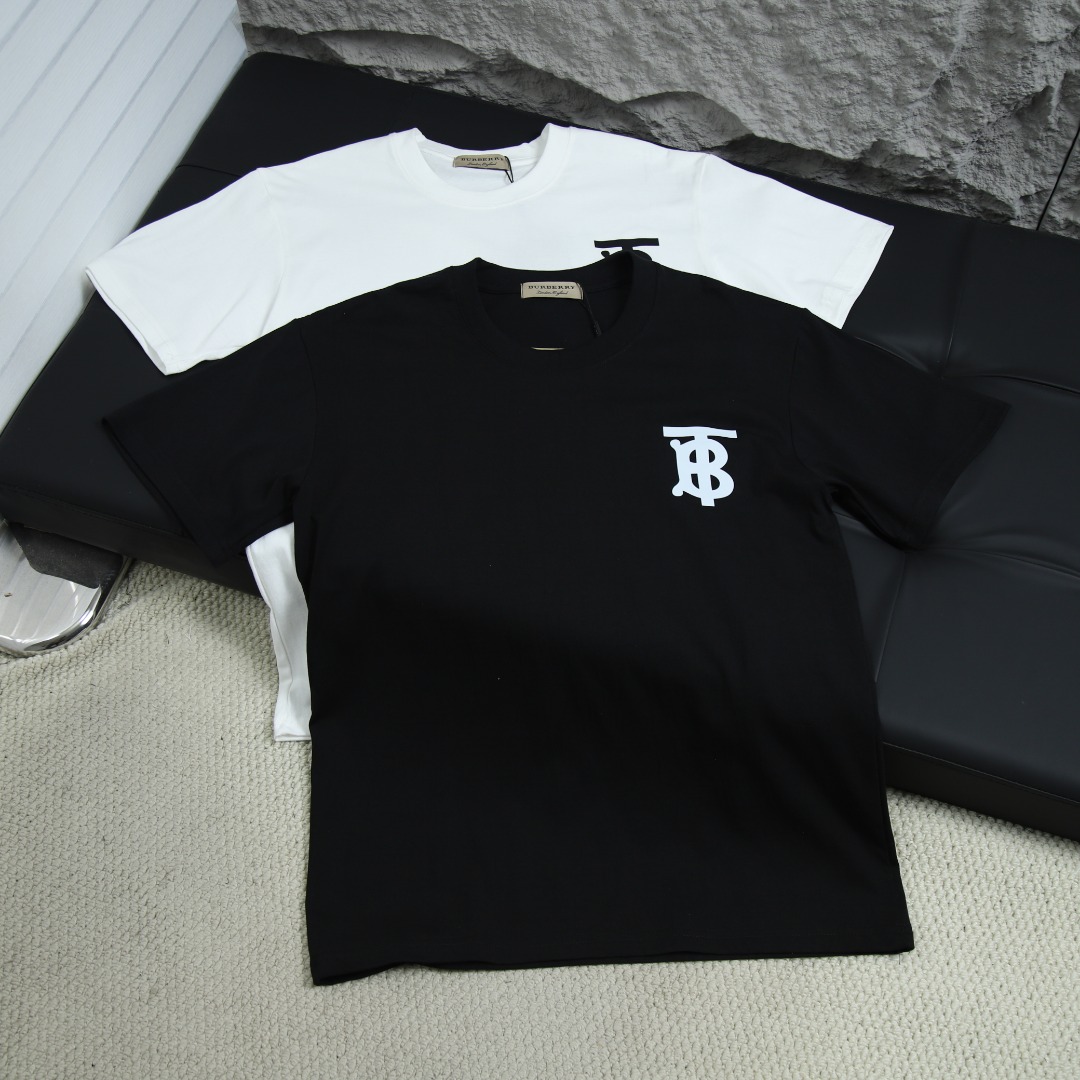 2025SS 봄 신상 버버리 / 버버리 풀오브라운드넥 반팔 티셔츠 모델 번호: BU0017