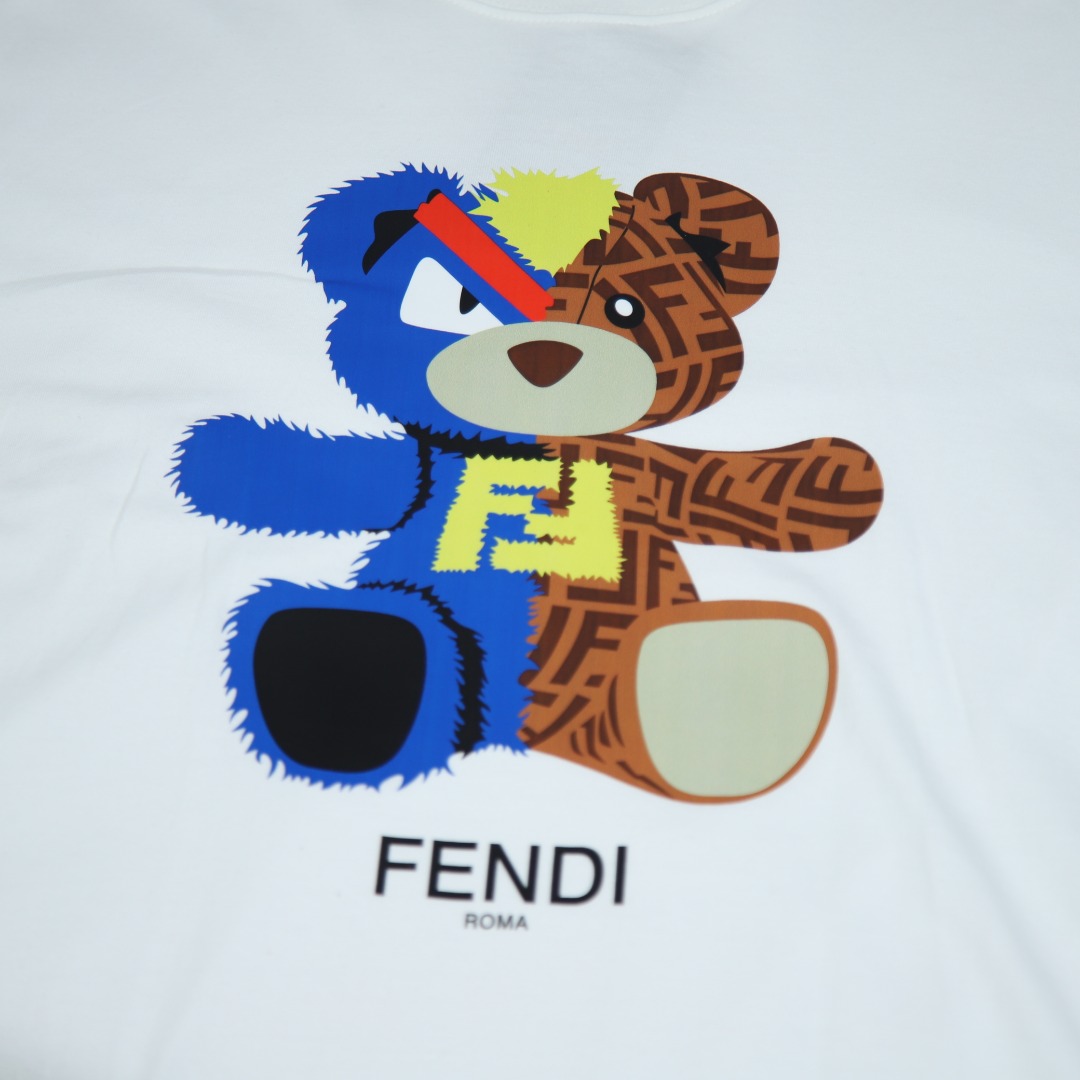 펜디 2025FW 베어 레터 프린트 반팔 티셔츠! 모델 번호: FEN014