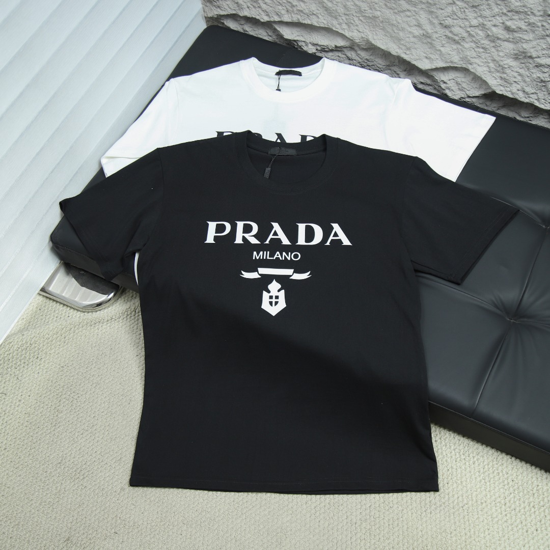 2025s스프링 신상 프라다/프라다 백 라운드넥 반팔 티셔츠 모델 번호: PRA011