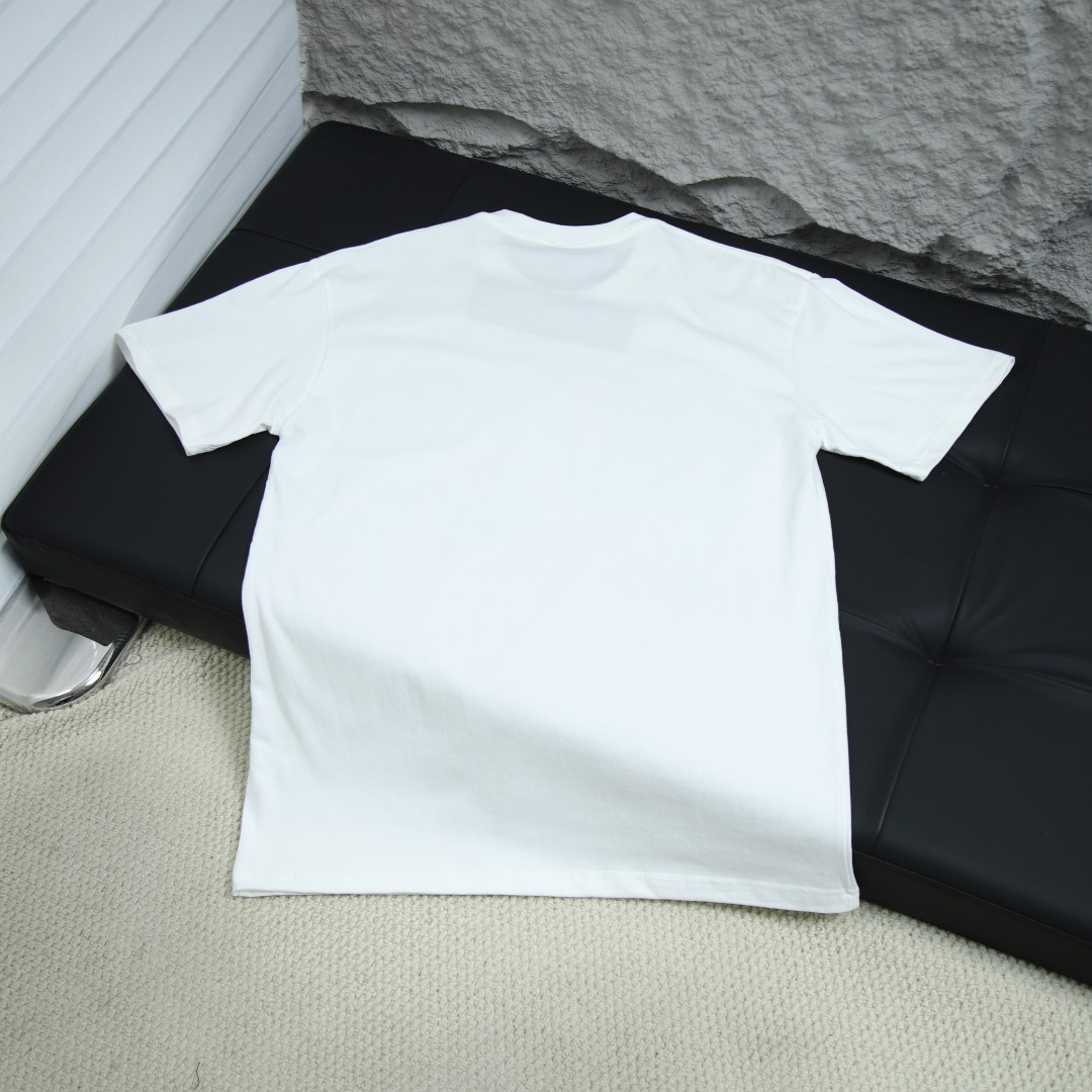 2025ss 봄 신상 NIKE / 나이키 라운드넥 반팔 티셔츠 모델 번호: NI018