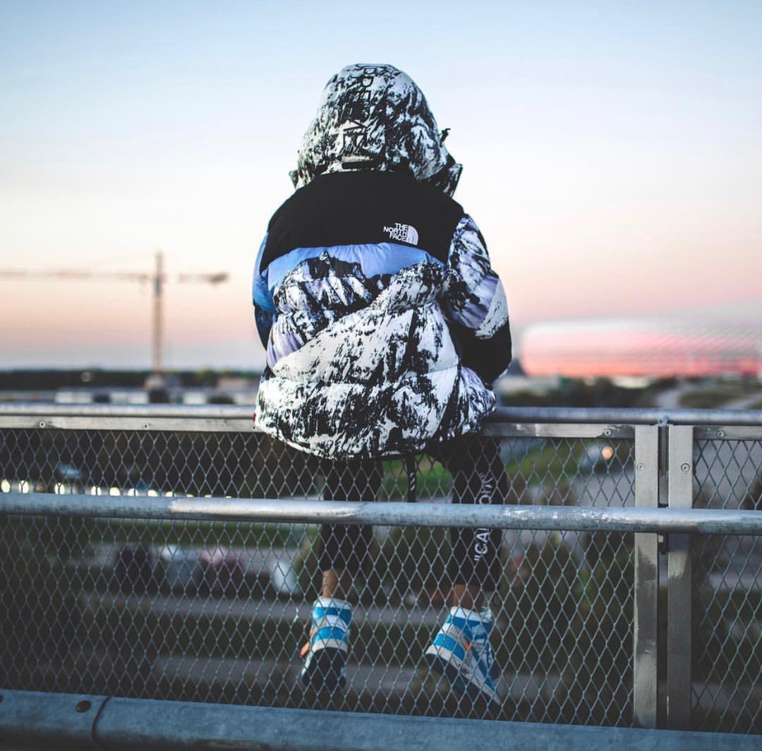 더노스페이스 / 더노스페이스 TNFF x 슈프림 17FW 마운틴발토로자켓 스노우 마운틴 페더