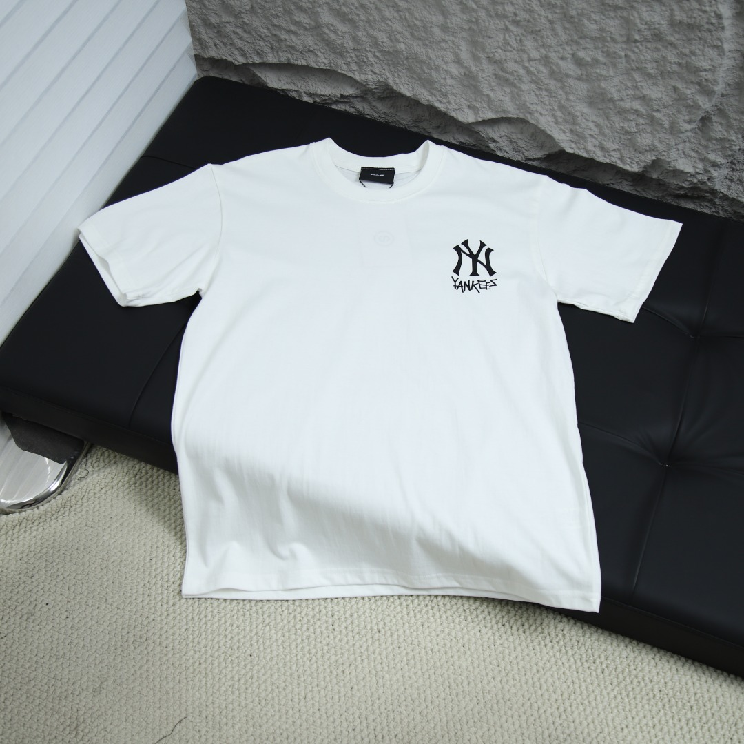 2025ss 봄 신상품 MLB 뉴욕 양키스 라운드넥 반팔 티셔츠 모델 번호: MLB015