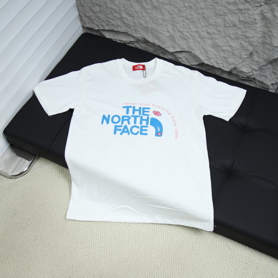 2025s스프링 신상품 더노스페이스 더노스페이스 100 라운드넥 반팔 티셔츠 모델 번호: BM0049