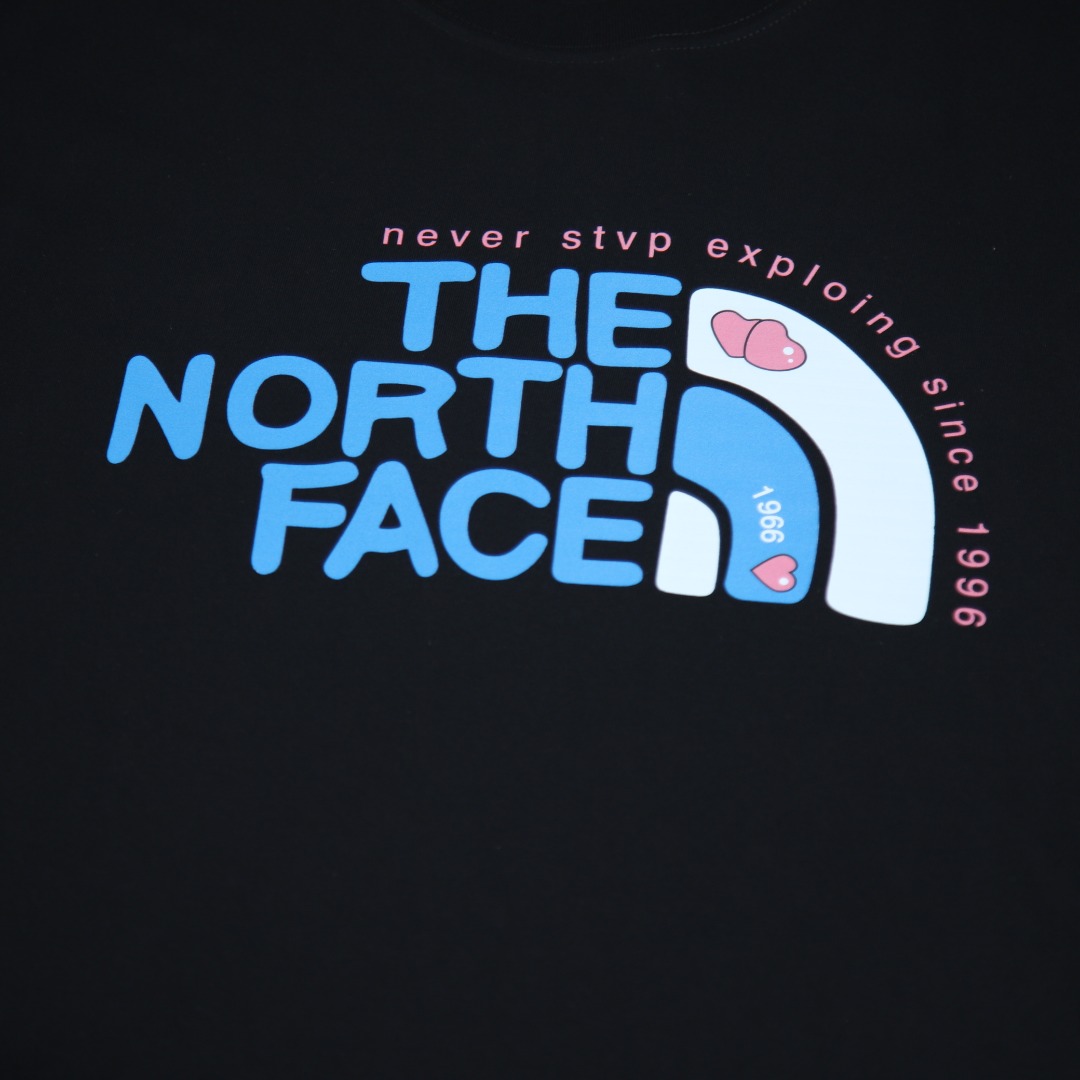 2025s스프링 신상품 더노스페이스 더노스페이스 100 라운드넥 반팔 티셔츠 모델 번호: BM0049