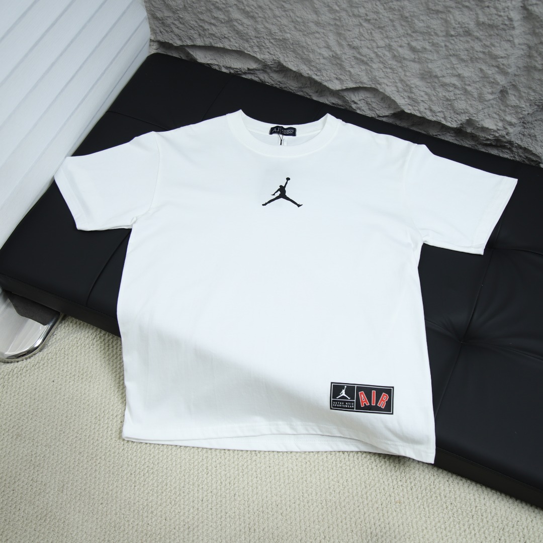 2025ss 봄 신상 AJ 라운드넥 반팔 티셔츠 모델 번호: AJ001