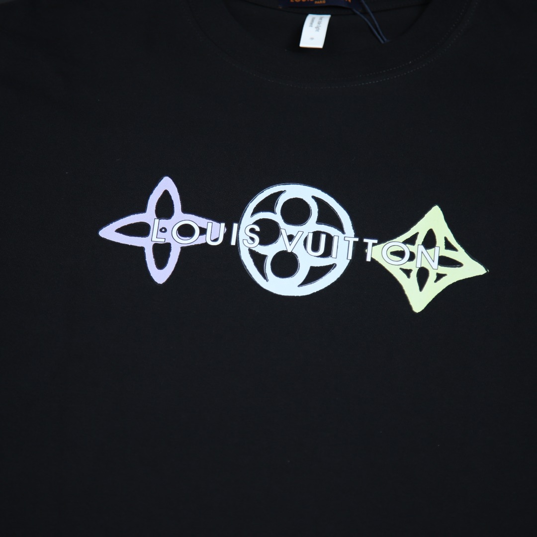 2025SS 봄 신상 LV 100 라운드넥 반팔 티셔츠 모델 번호: LV060
