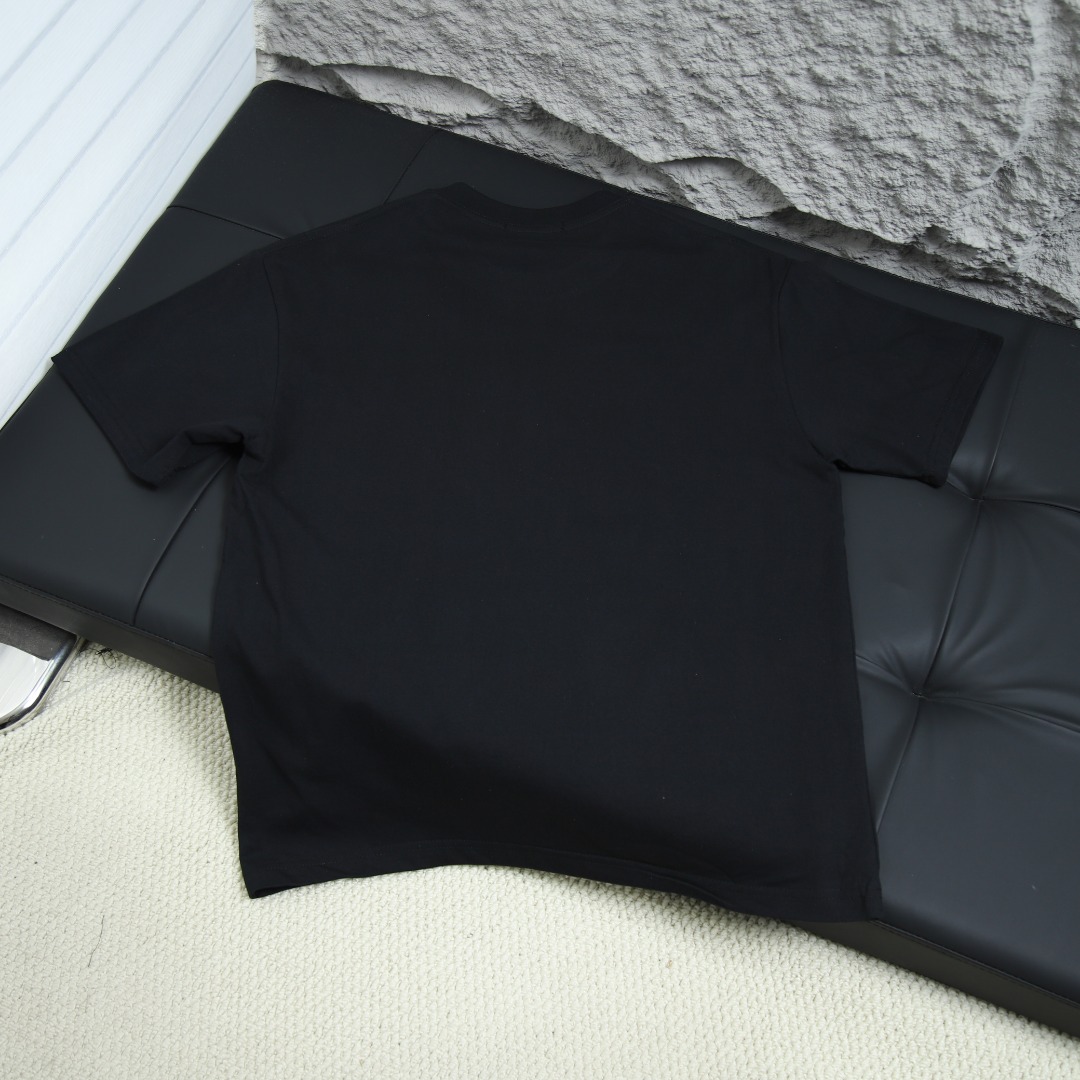 2025SS 봄 신상 LV 100 라운드넥 반팔 티셔츠 모델 번호: LV060