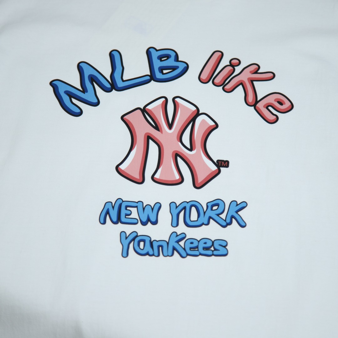 2025ss 봄 신상품 MLB 뉴욕 양키스 라운드넥 반팔 티셔츠 모델 번호: MLB026