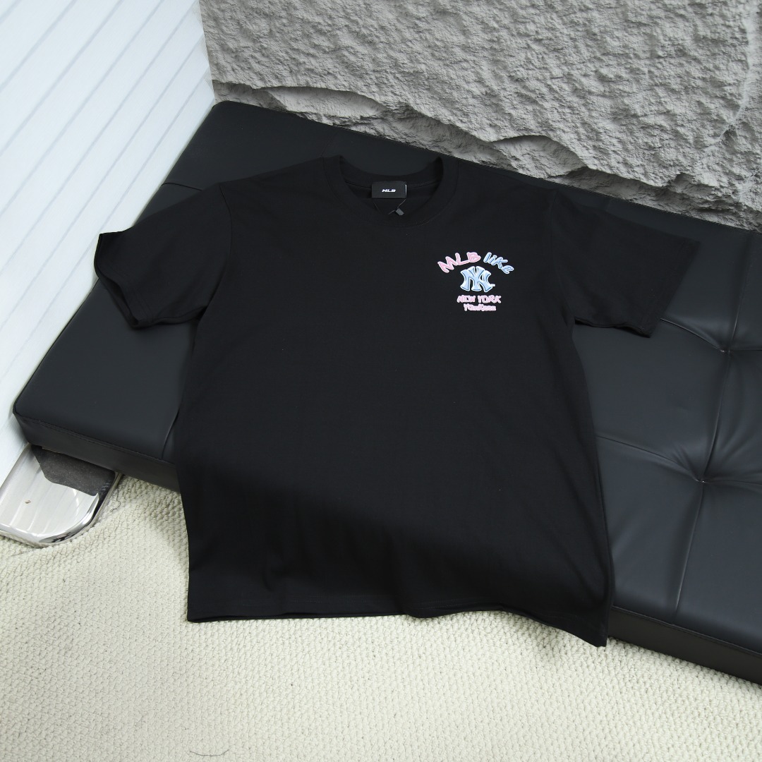 2025ss 봄 신상품 MLB 뉴욕 양키스 라운드넥 반팔 티셔츠 모델 번호: MLB026