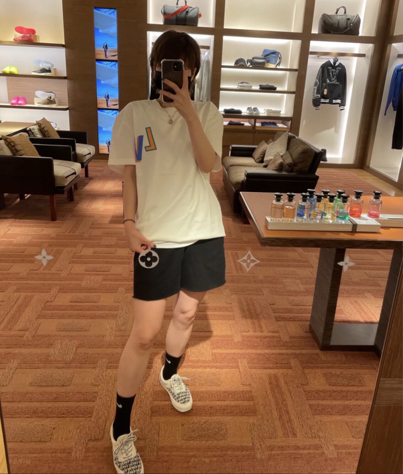 루이 비통 & NBA 21SS 레인보우 레터 프린트 쇼트 슬리브