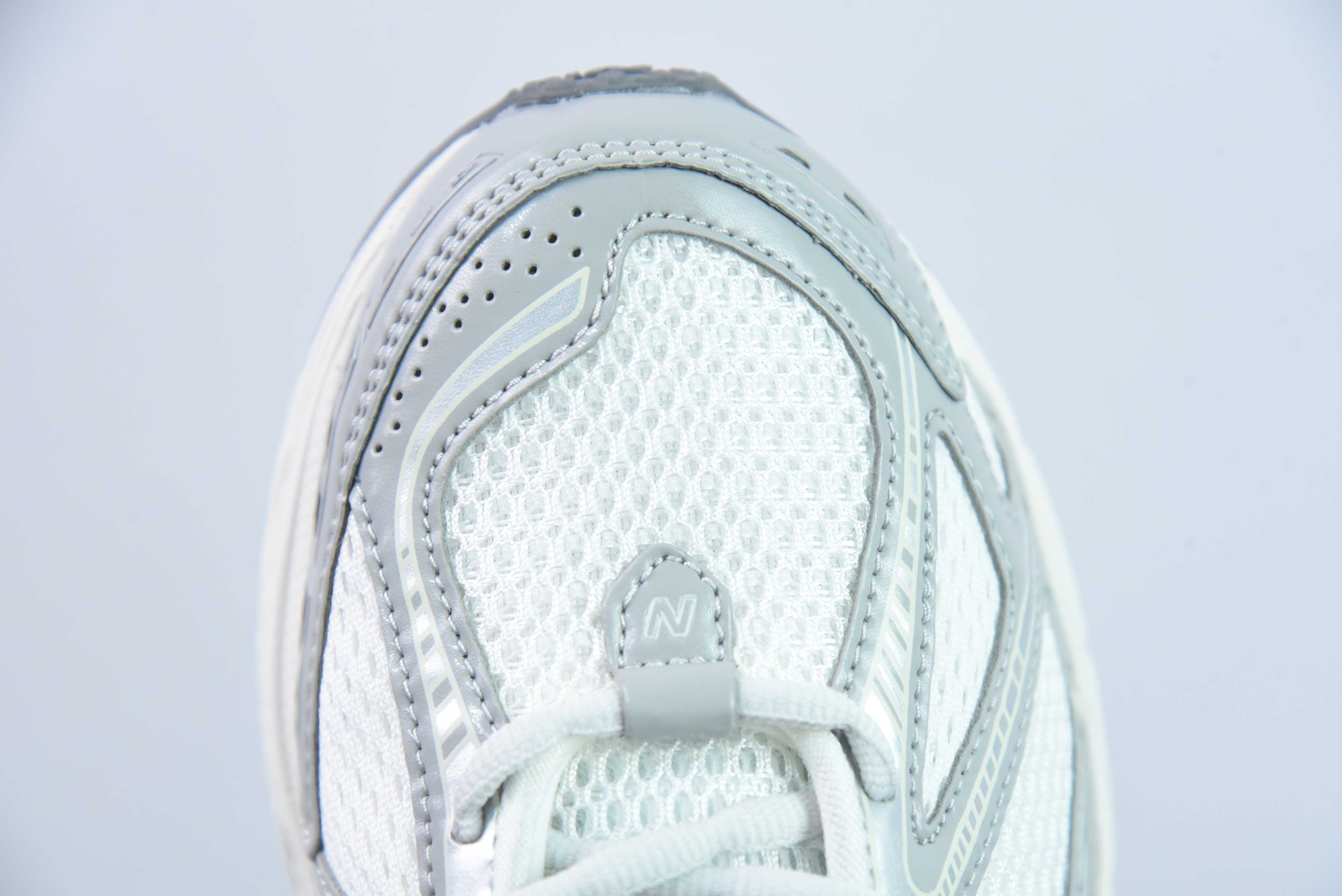 NB1906 뉴발란스 1906 시리즈 레트로 팝 스타일 캐주얼 스포츠 조깅화 아이템: M1906RJM 사이즈: 36-45