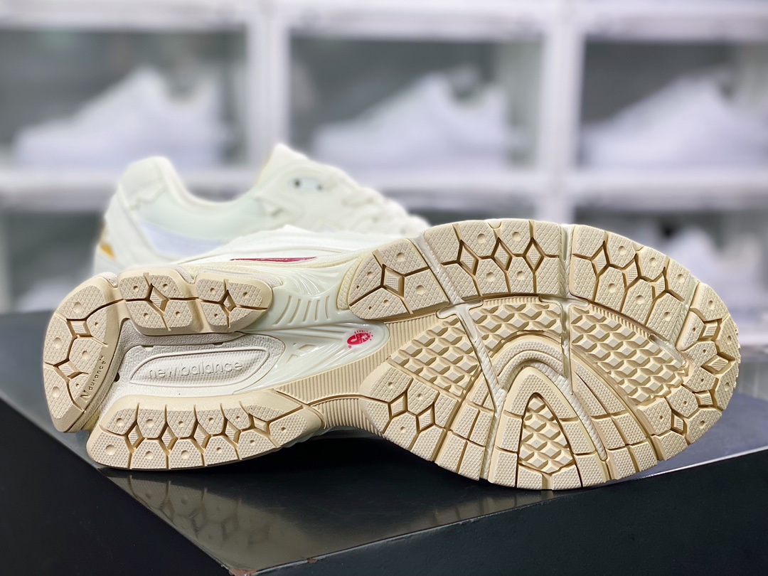 NB 뉴발란스 2002R프로텍션 팩 시리즈 레트로 아빠 스타일 캐주얼 스포츠 조깅화 “밀크 화이트 골드 도 올드 M2002RDC 