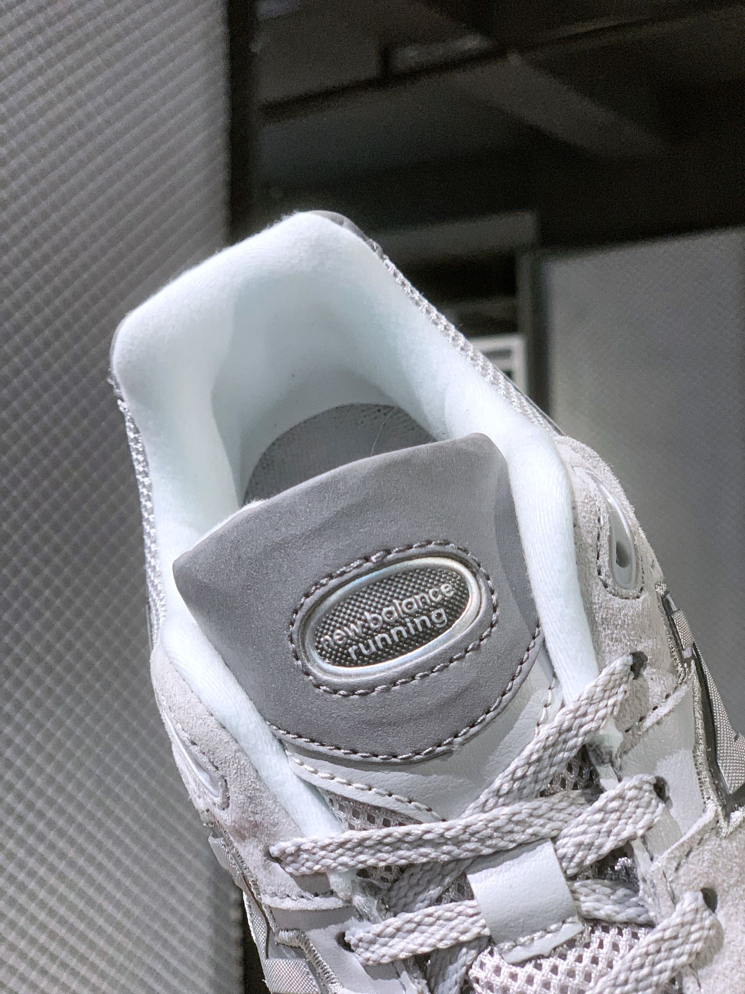 뉴발란스 뉴발란스 2002 시리즈 ML2002R 아이템: ML2002RA 사이즈: 36-44 하프 사이즈