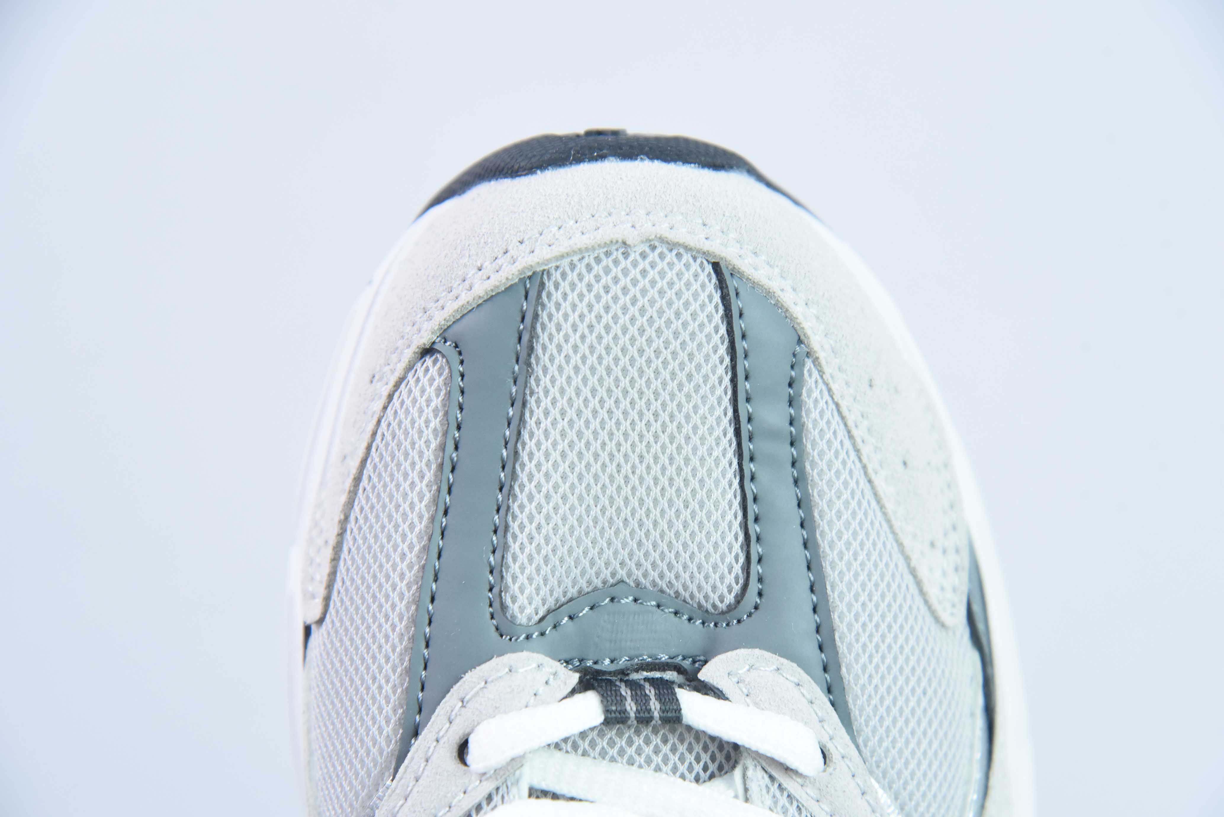 NB 530 뉴발란스 530 레트로 러닝화 리틀 레드 북 팝핑 공식 홈페이지 품절 아이템: MR530CB 화이트 그레이 사이즈: 36-45