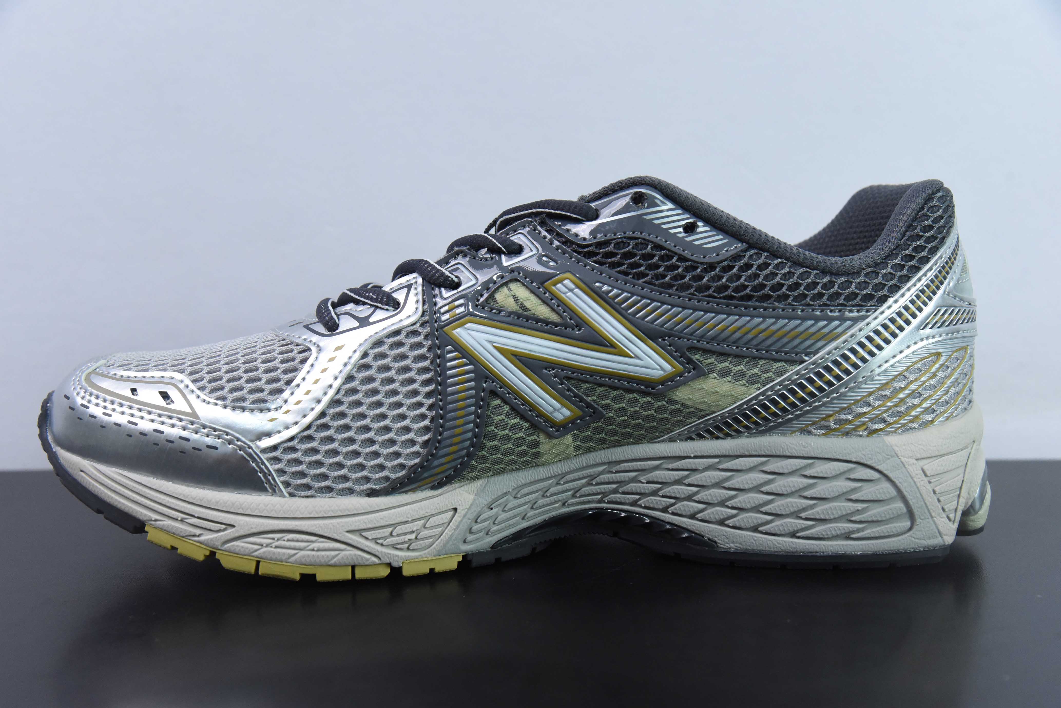 NB 뉴발란스 뉴발란스 ML860 시리즈 레트로 대디 스타일 캐주얼 스포츠 조깅화 아이템 번호: ML860KR2 사이즈: 36-45