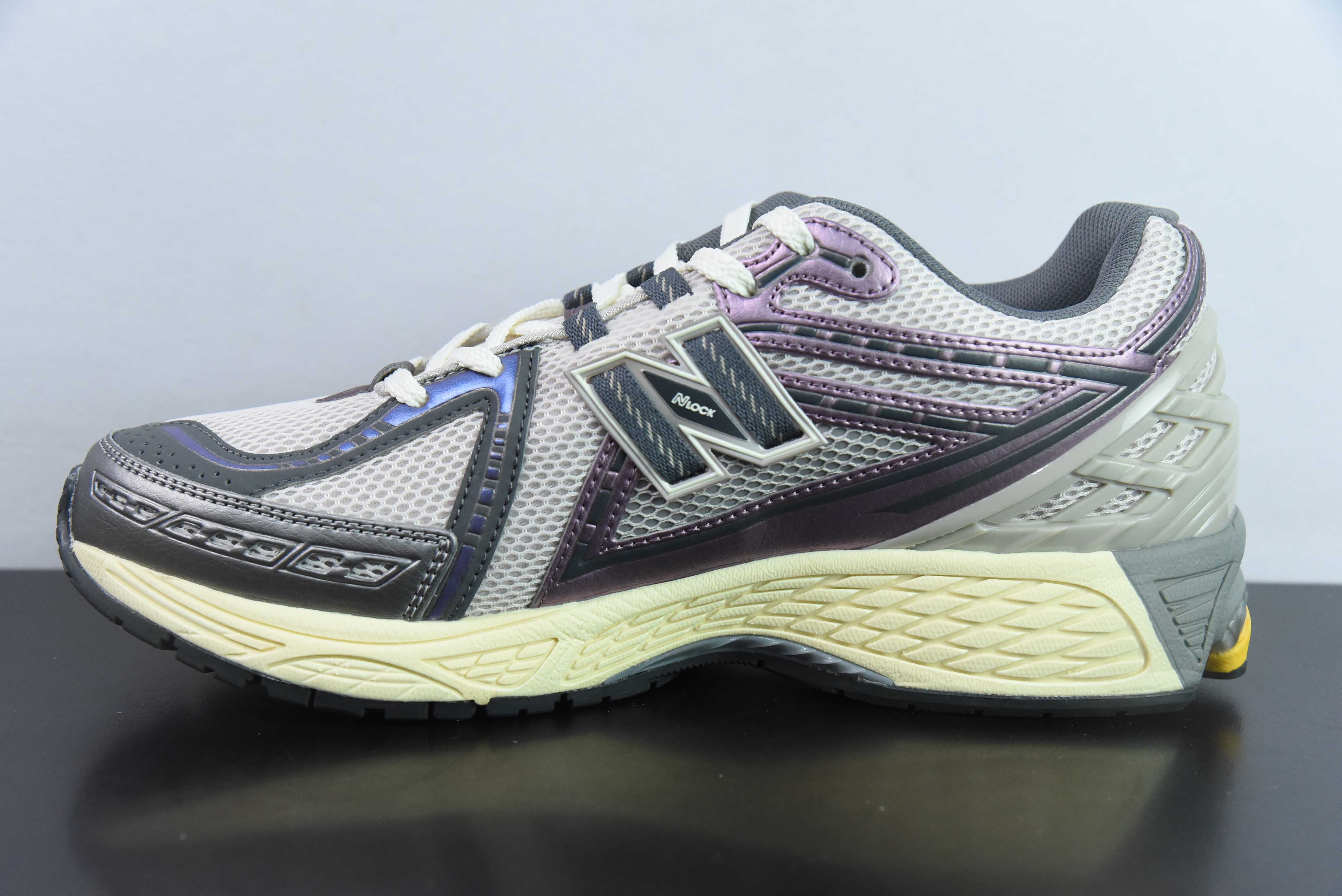 NB1906 뉴발란스 1906 시리즈 레트로 팝 스타일 캐주얼 스포츠 조깅화 아이템: M1906RRA 사이즈: 36-45