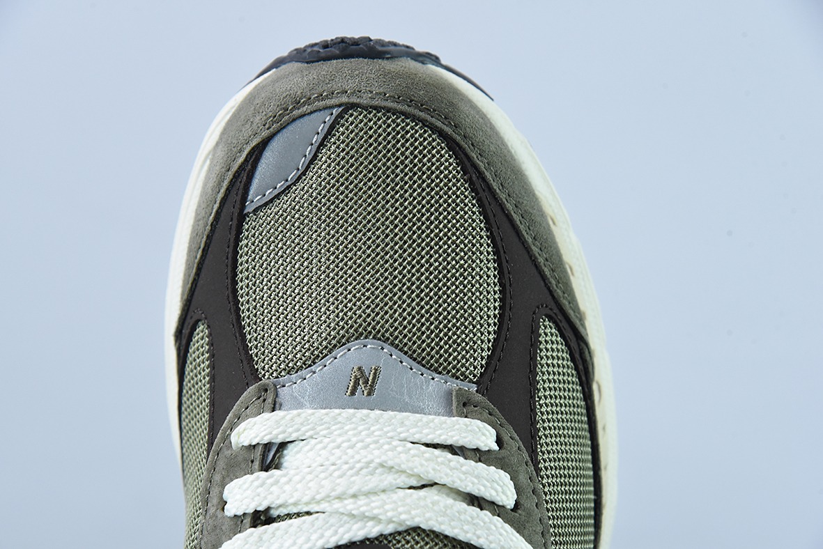 뉴발란스 ML2002 시리즈 레트로 아빠 스타일 남성과 여성 캐주얼 신발 조깅화 스포츠 남성 신발과 여성 신발 커플 아이템 번호 : M2002RHN 사이즈 : 36-45 하프 사이즈