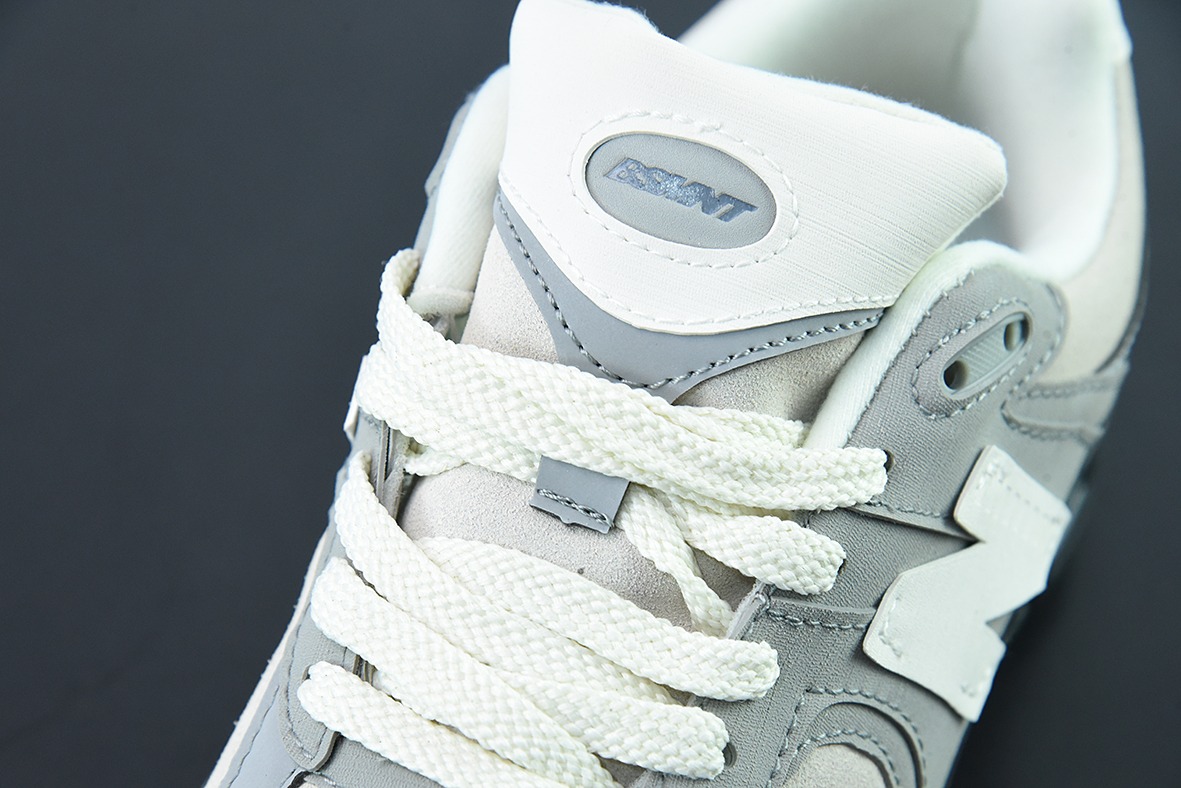 뉴 발란스 ML2002 시리즈 레트로 아빠 스타일의 남성 및 여성 캐주얼 신발 조깅 신발 스포츠 남성 및 여성 신발 커플 아이템 번호 : ML2002RBA 크기 : 36-45 하프 사이즈