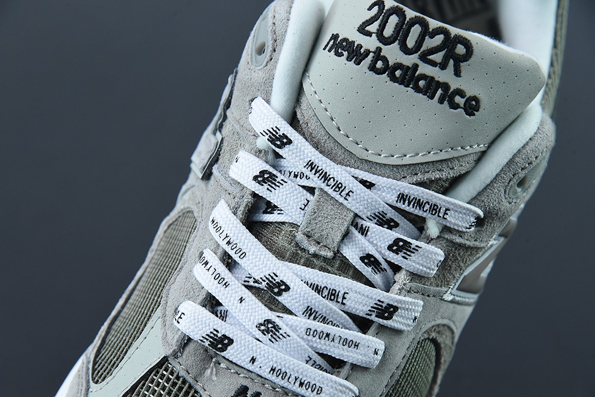 뉴발란스 ML2002 시리즈 레트로 아빠 스타일의 남성 및 여성 캐주얼 신발 조깅화 스포츠 남성 및 여성 신발과 커플 아이템 번호 : ML2002RV 크기 : 36-45 하프 사이즈