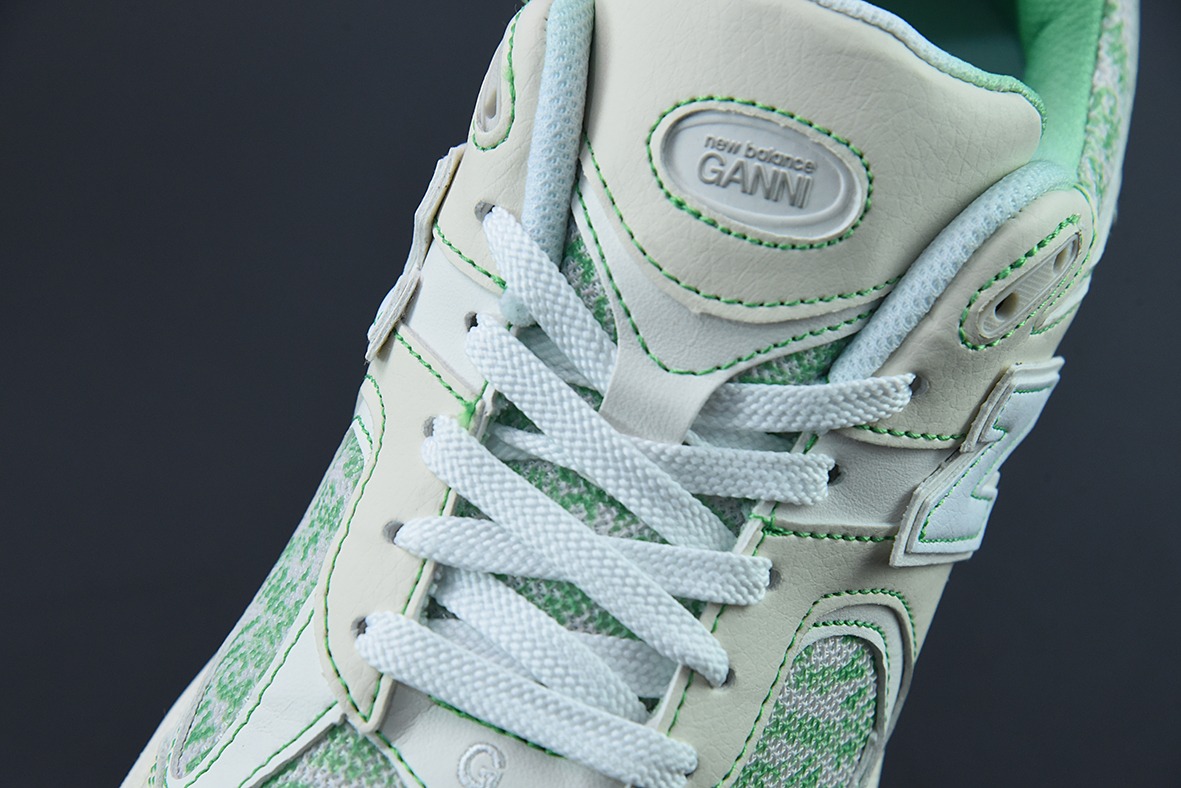 뉴발란스 ML2002 시리즈 레트로 팝 스타일 남녀 캐주얼 신발 커플 매치 조깅화 스포츠 남성화 여성화 아이템 번호: M2002RGC 사이즈: 36-45 하프 사이즈