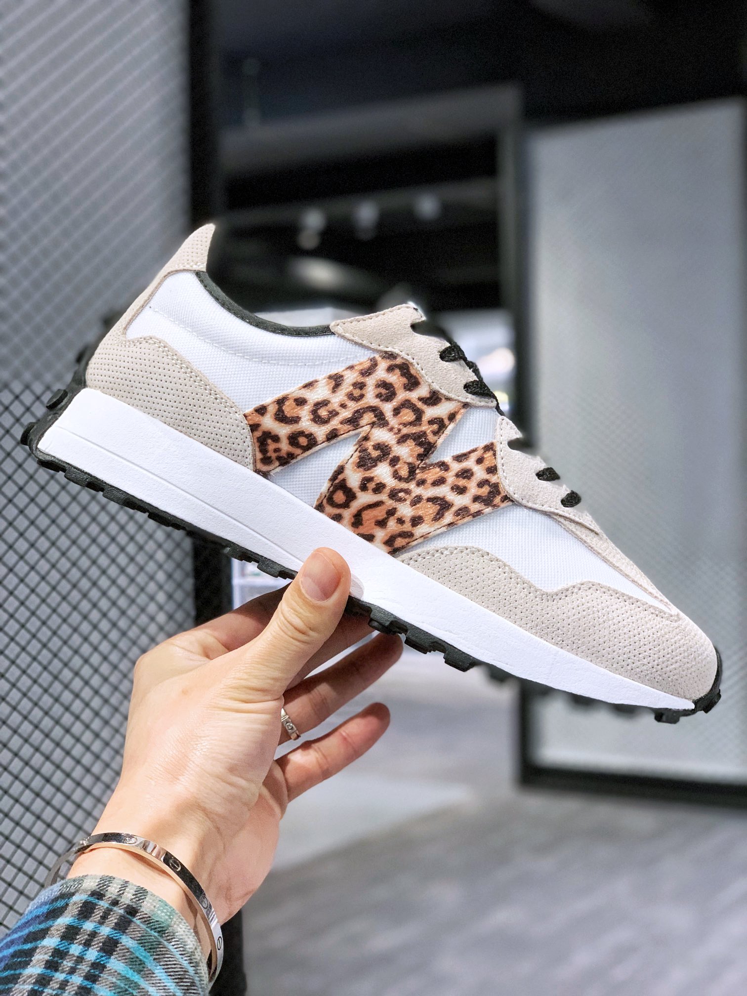 뉴발란스 MS327 레트로 캐주얼 스포츠 조깅화 “카본 블랙 워리어 