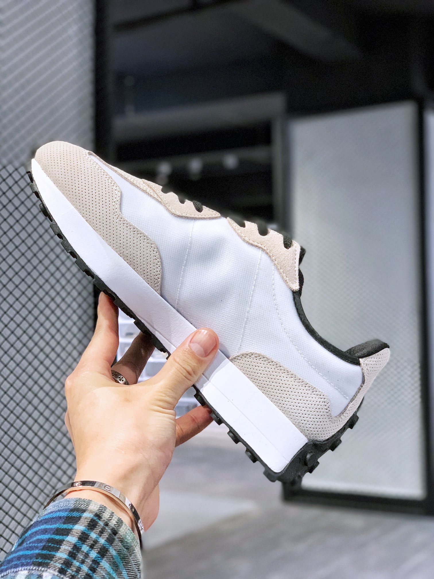 뉴발란스 MS327 레트로 캐주얼 스포츠 조깅화 “카본 블랙 워리어 