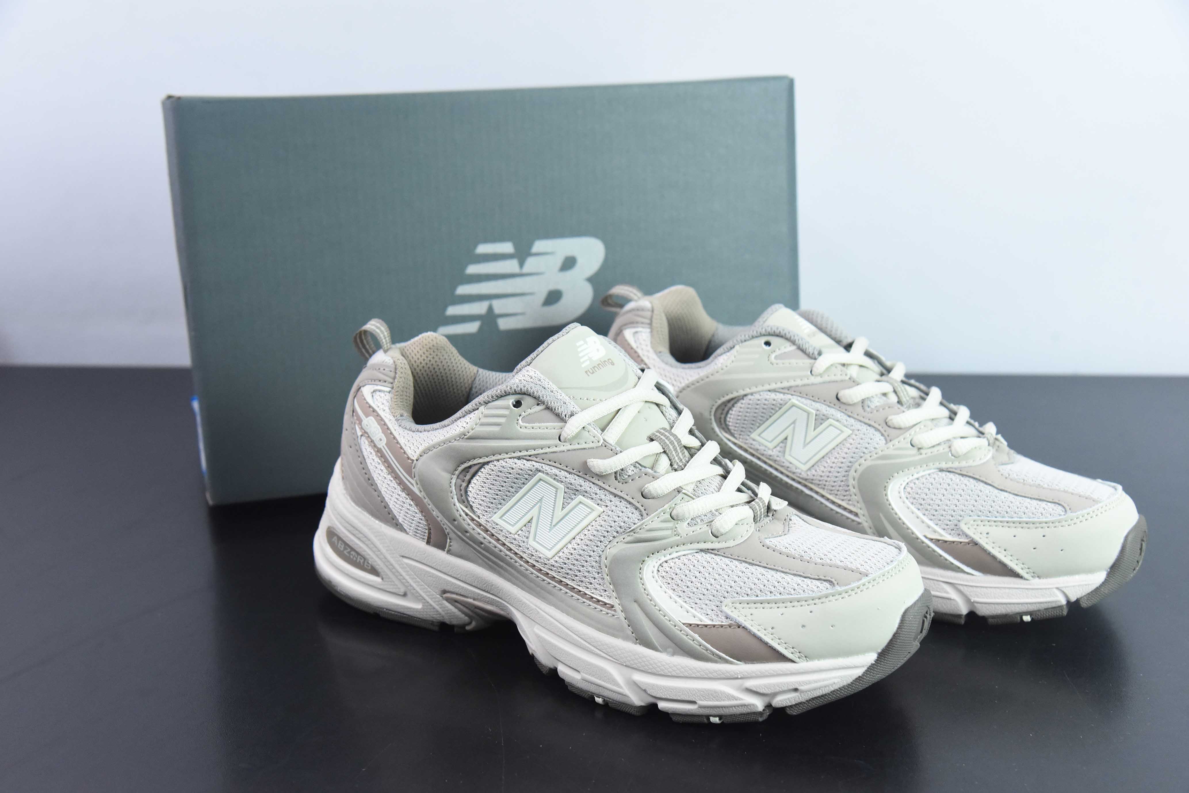 NB 530 뉴발란스 530 레트로 러닝화 스몰 레드 북팝 모델 공식 홈페이지 품절 아이템: MR530KOB 밀크티 컬러 사이즈: 36-45