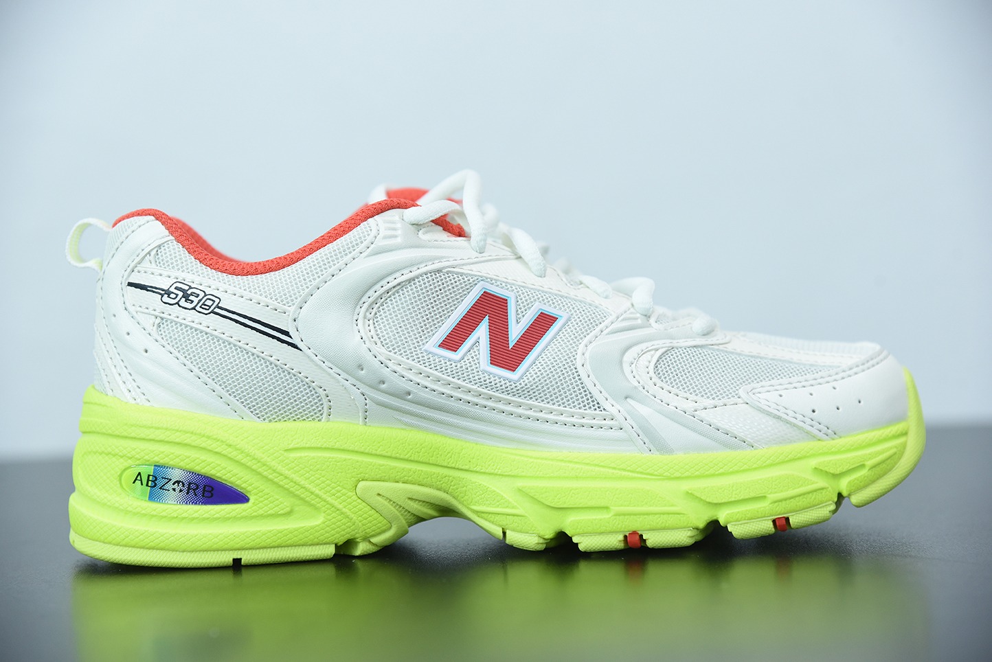 NB530뉴발란스 NB530 시리즈 레트로 캐주얼 조거 형광솔 사이즈: 36-44 아이템: MR530SI