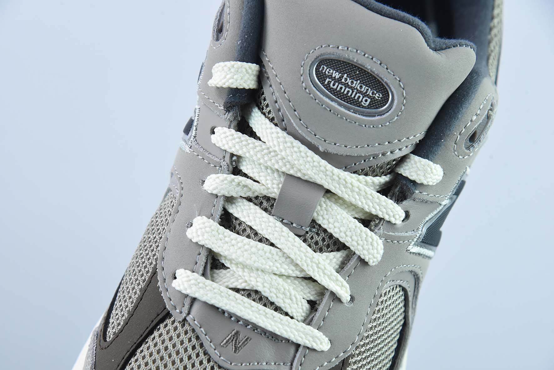 뉴발란스 2002 시리즈 레트로 캐주얼 러닝화 M2002RAW 45