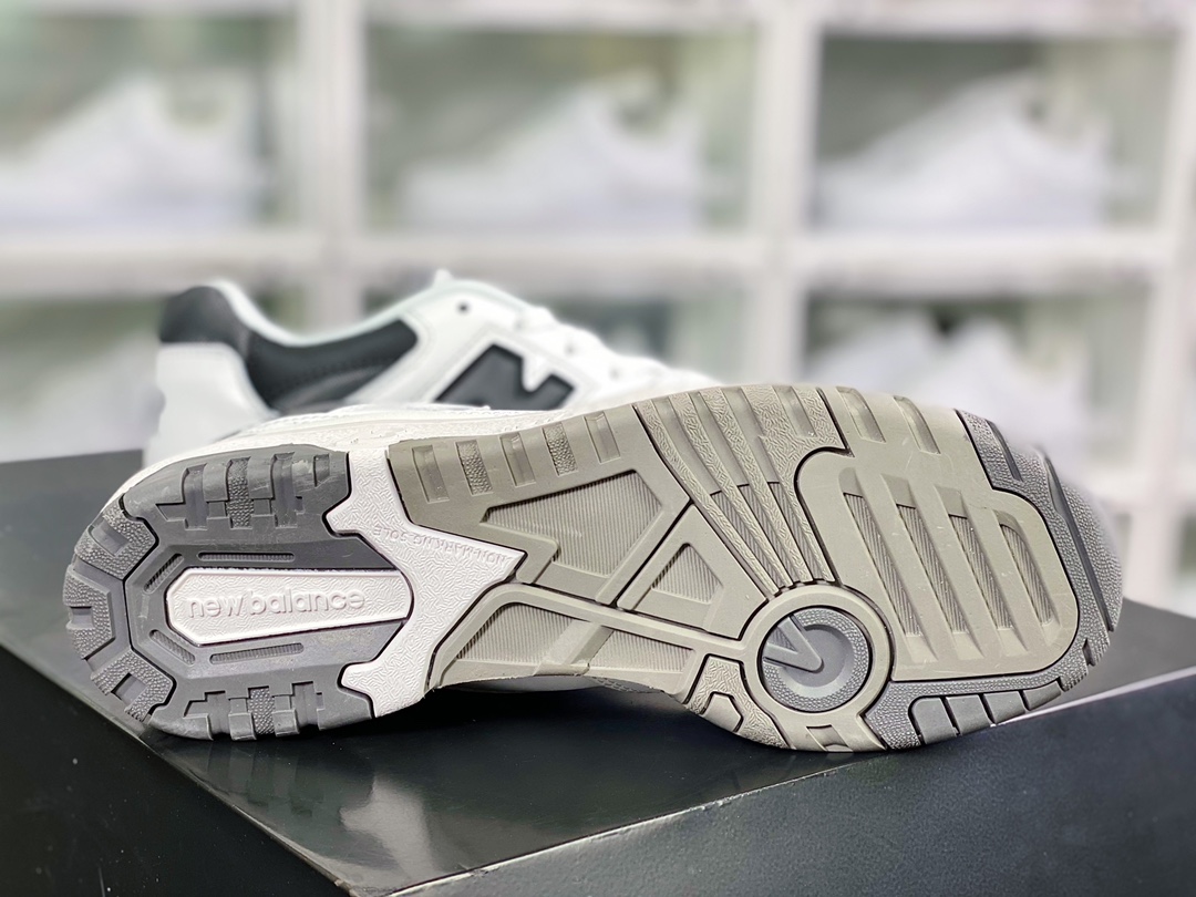 클래식 레트로 로우탑 캐주얼 스포츠 농구화 BB550 시리즈 “가죽 화이트 시멘트 다크 그레이 블랙 BB550WTG 바코드: SLH6125