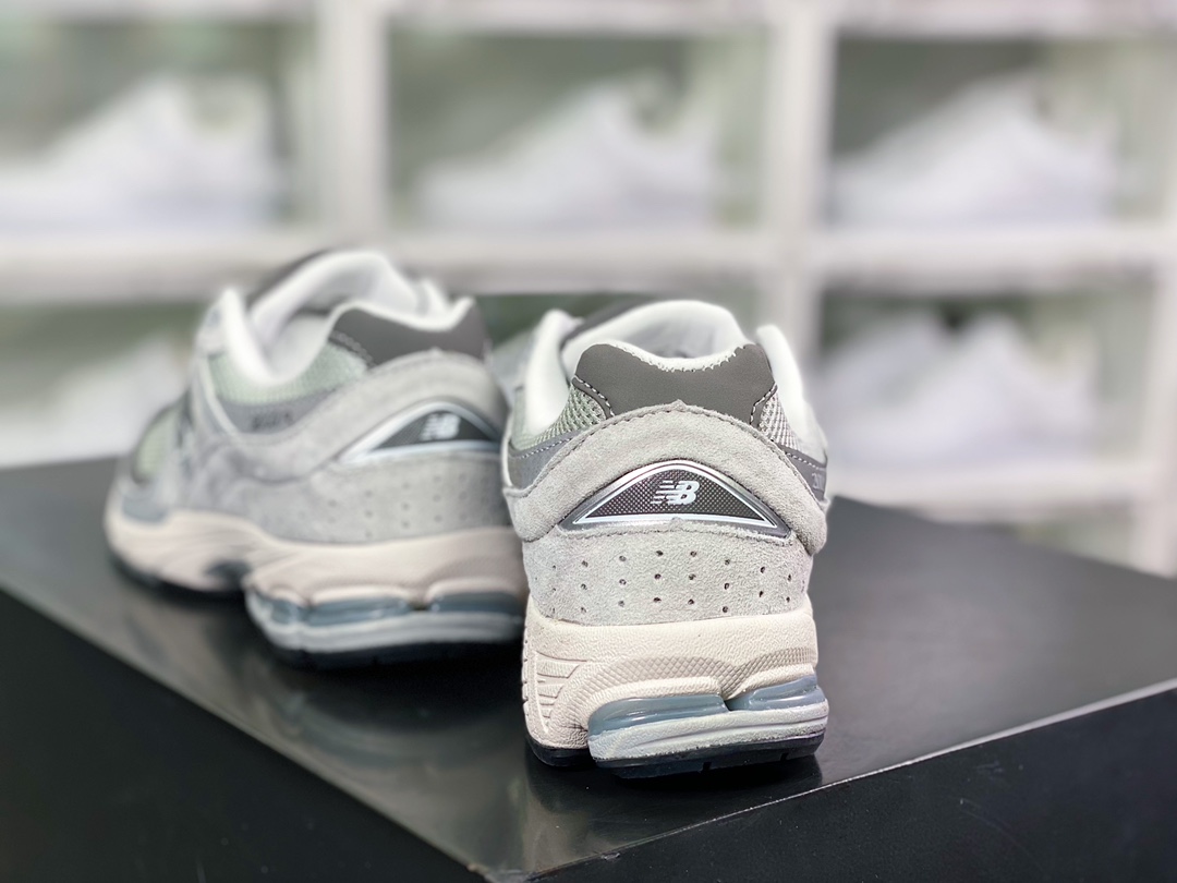 NB ML2002 시리즈 레트로 아빠 스타일 캐주얼 스포츠 조깅화 “스웨이드 크림 실버 그레이 ML2002RE 