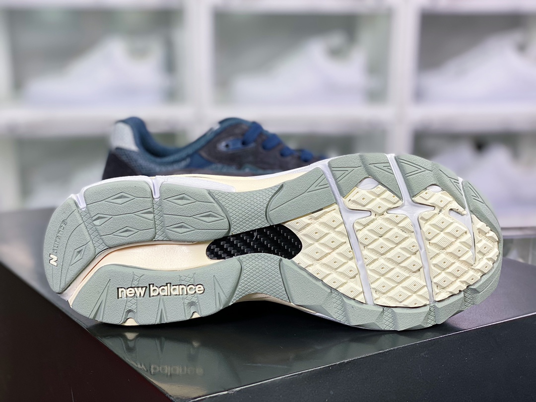 미국 NB 미국 생산 혈통 클래식 복고풍 캐주얼 스포츠 매칭 팝스 러닝화 “네이비 블루 그레이와 화이트 M990KI3 시리즈 M990KI3 