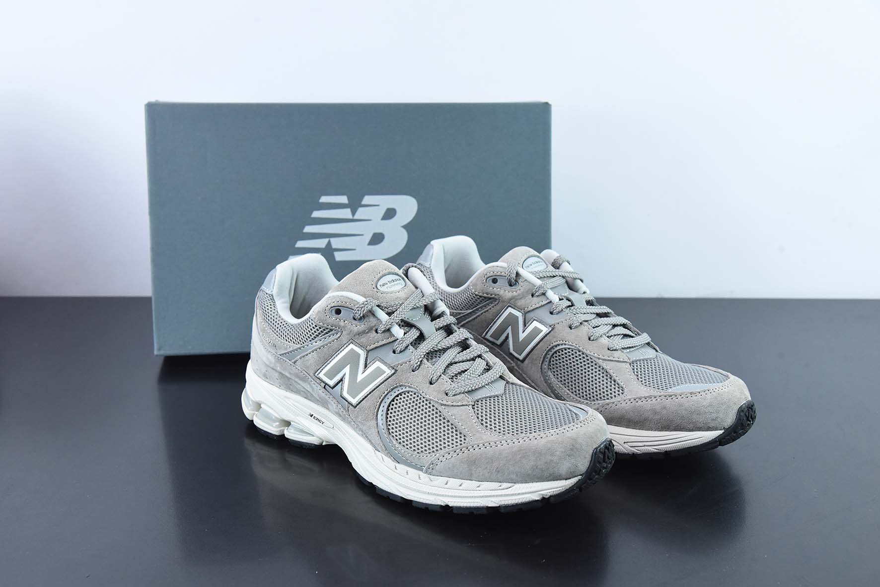 뉴발란스 뉴발란스 ML2002 시리즈 레트로 대디 스타일 아이템 번호: ML2002RC 사이즈 36-46.5