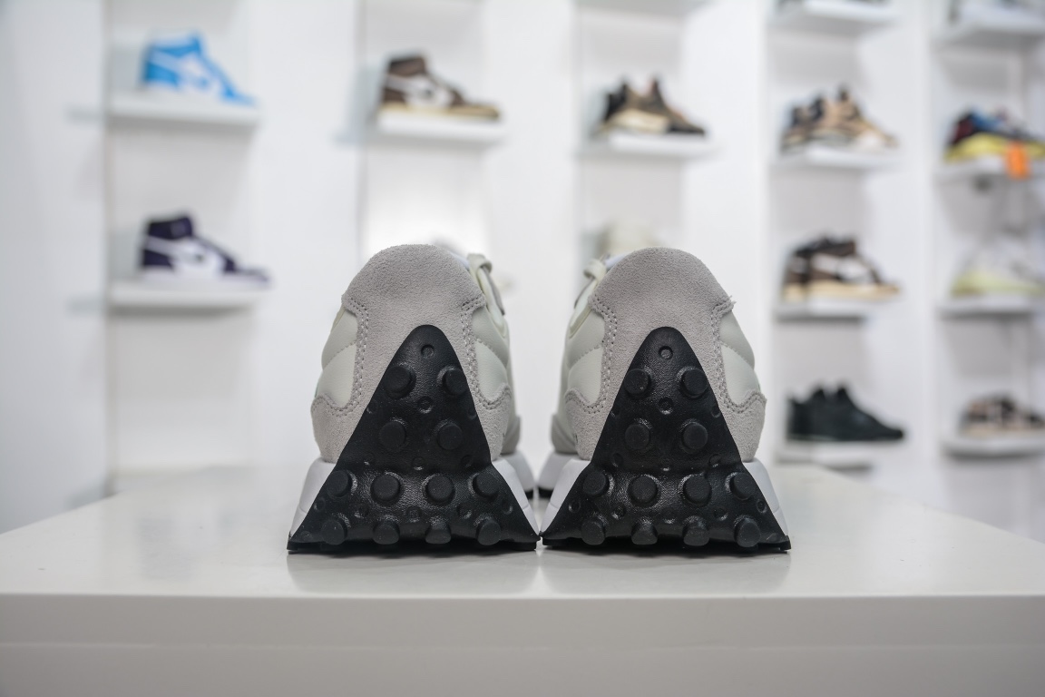 노리타케 x NB 327 그레이와 화이트 클래식 컬러웨이 사이즈: 36-46.5