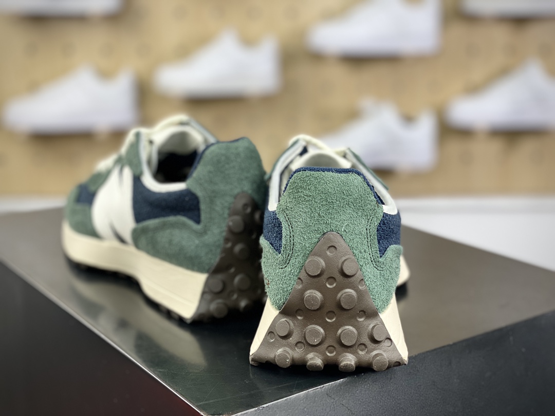 NB 뉴 발란스 뉴 발란스 327 시리즈 로우 탑 레트로 캐주얼 스포츠 조깅화 “진한 녹색 미드 나잇 블루와 화이트 U327WVD 바코드 : ba315